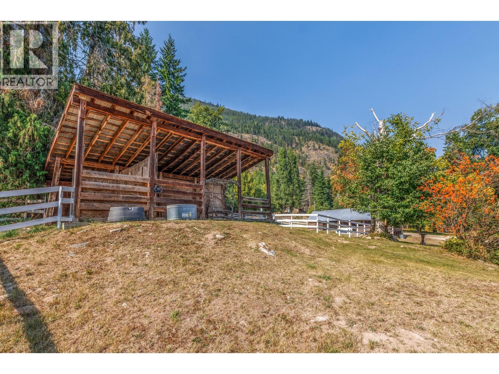 6171 50 Street Nw, Salmon Arm, BC - Outdoor
