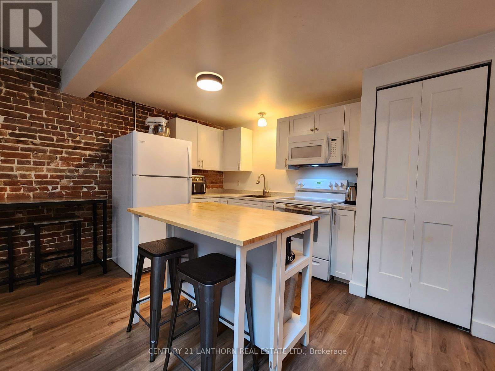 279-281 Picton Main Street, Prince Edward County (Picton), ON