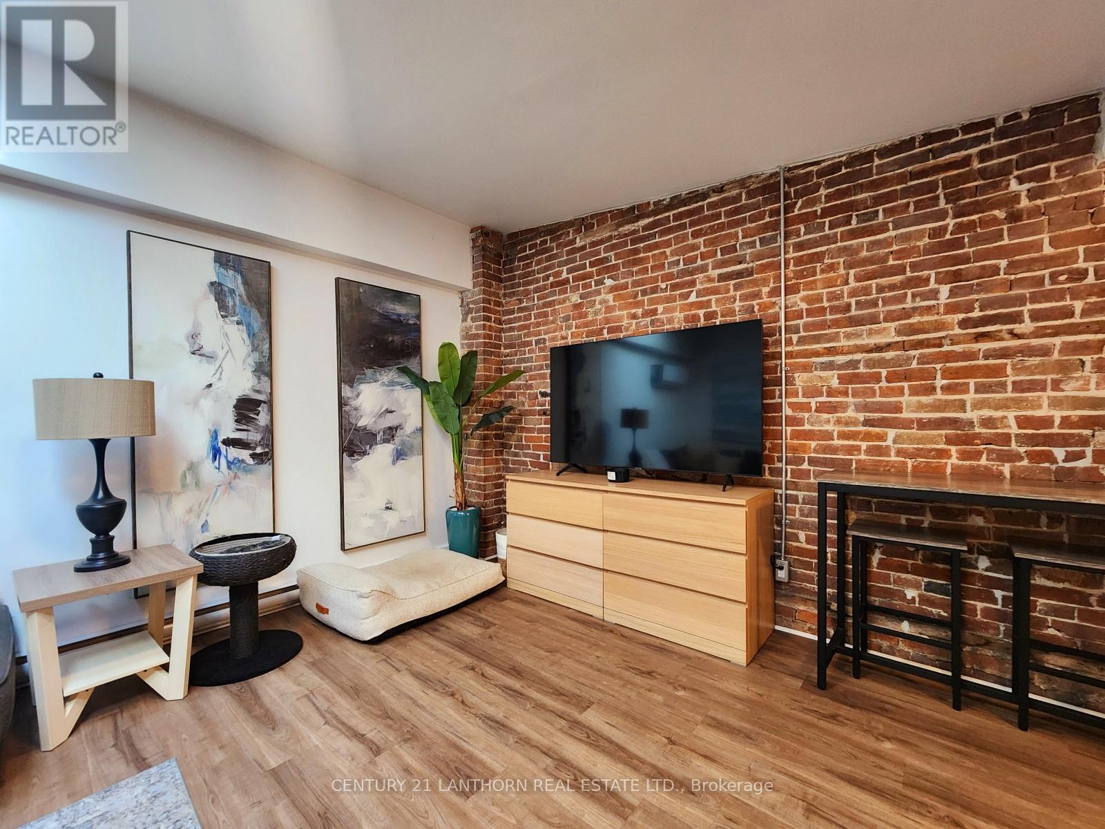 279-281 Picton Main Street, Prince Edward County (Picton), ON