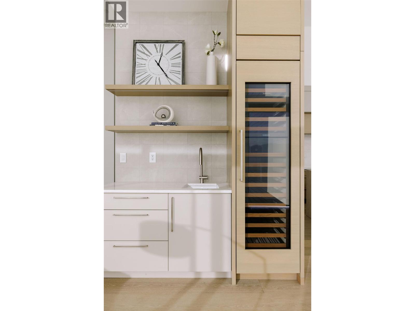 1181 Sunset Drive Unit# 2901, Kelowna, BC - Indoor Photo Showing Other Room