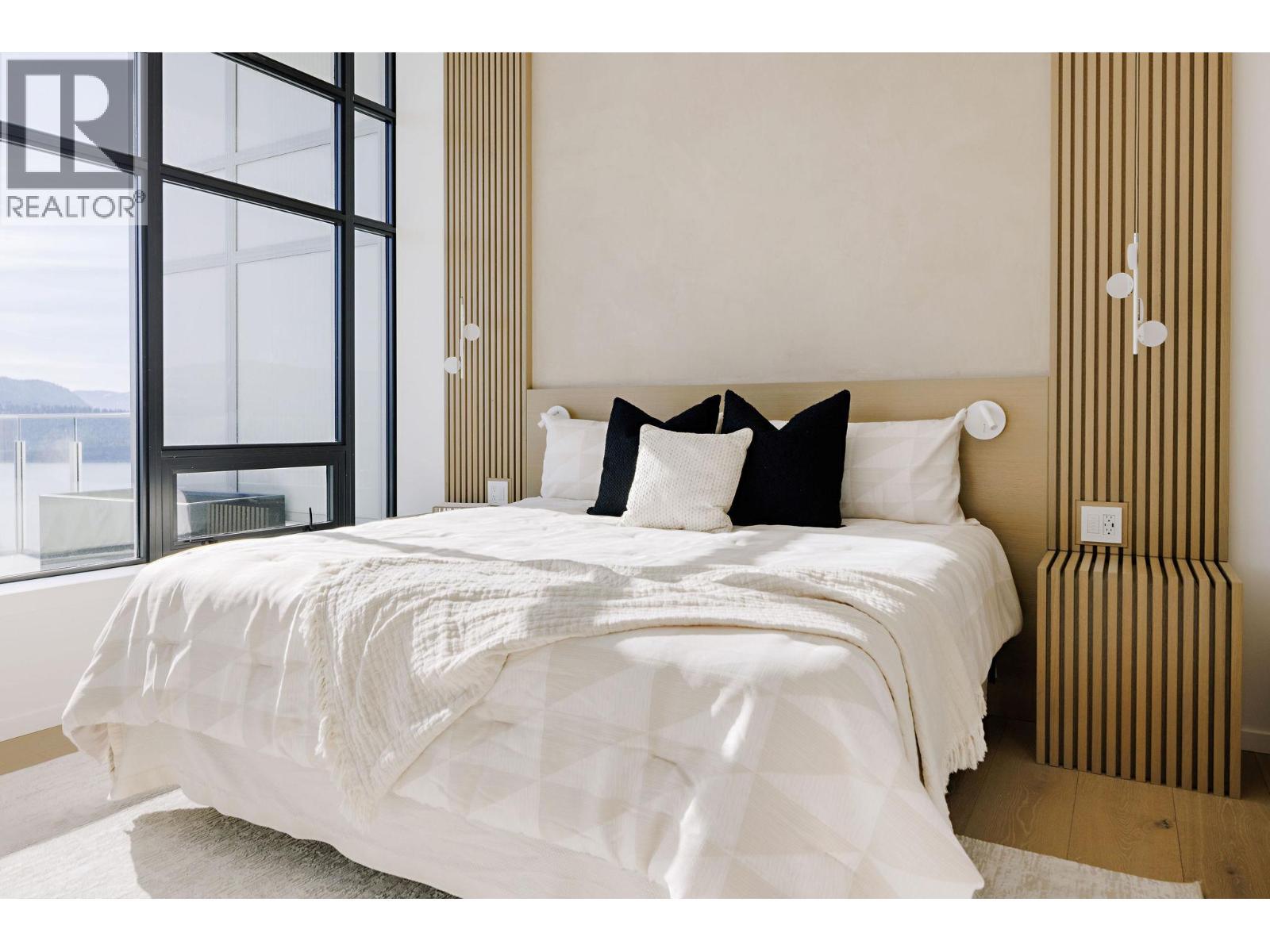 1181 Sunset Drive Unit# 2901, Kelowna, BC - Indoor Photo Showing Bedroom