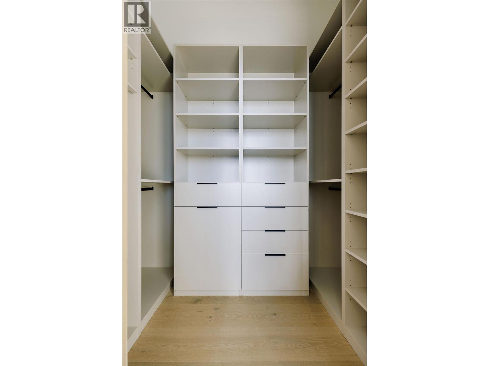 1181 Sunset Drive Unit# 2901, Kelowna, BC - Indoor