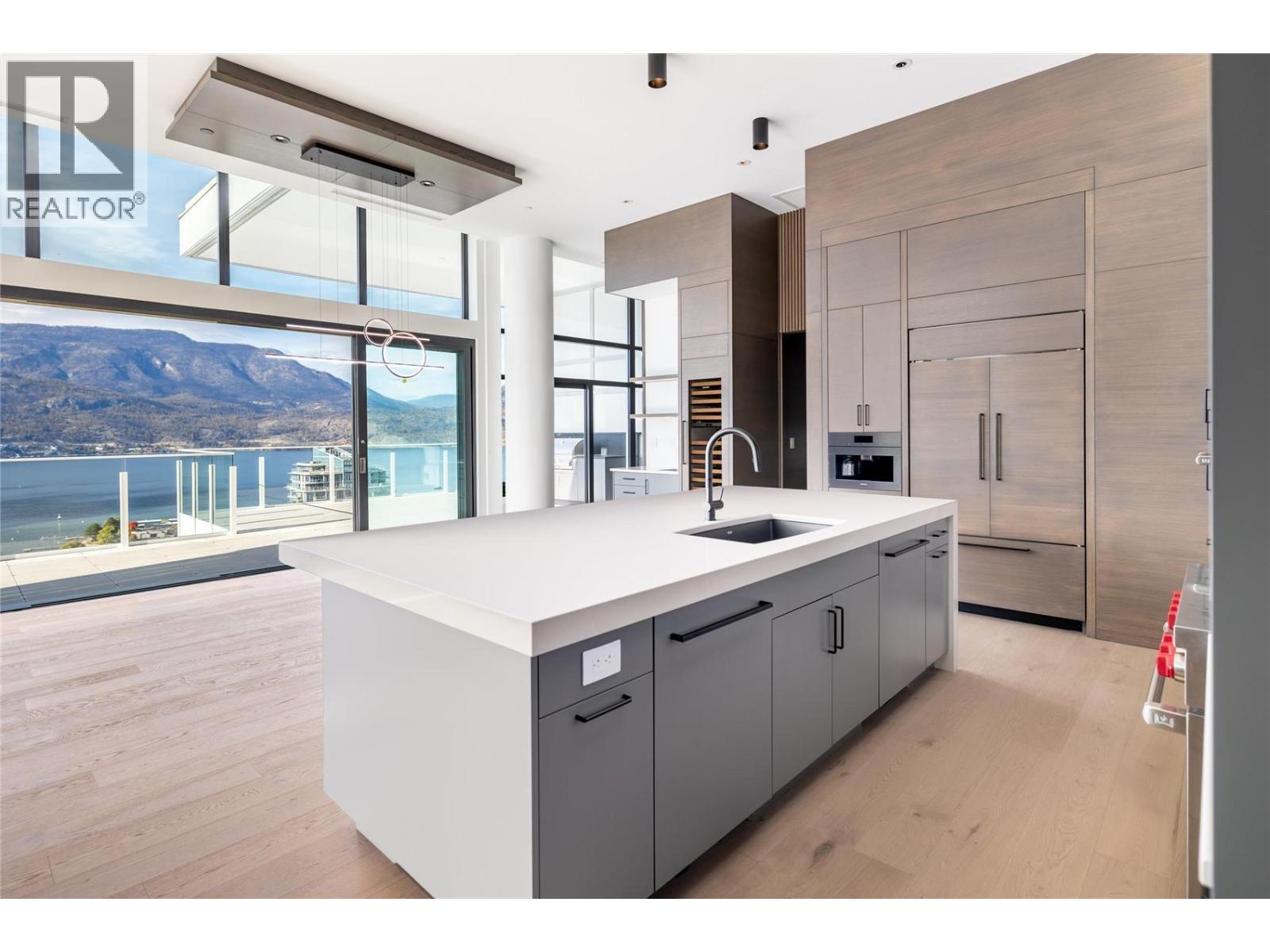 1181 Sunset Drive Unit# 2902, Kelowna, BC - Indoor Photo Showing Kitchen