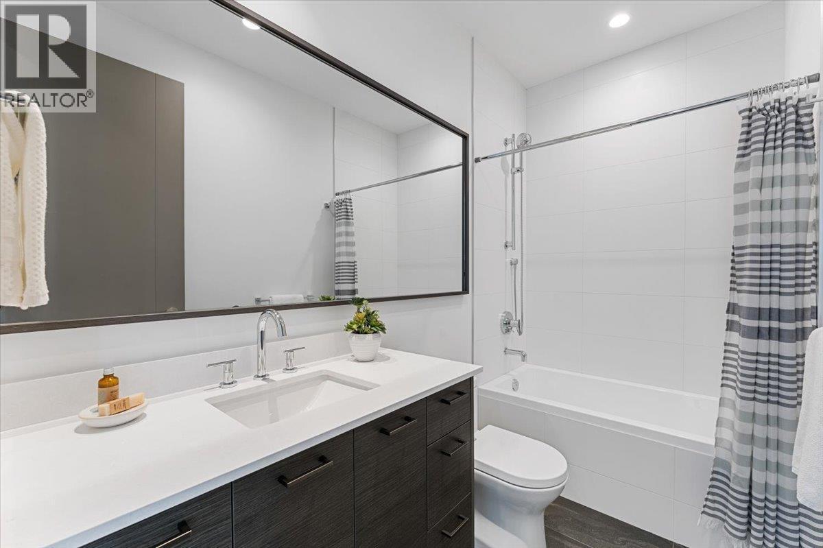 1181 Sunset Drive Unit# 2601, Kelowna, BC - Indoor Photo Showing Bathroom