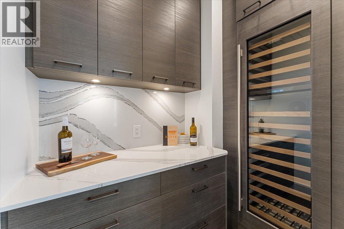 1181 Sunset Drive Unit# 2601, Kelowna, BC - Indoor Photo Showing Other Room