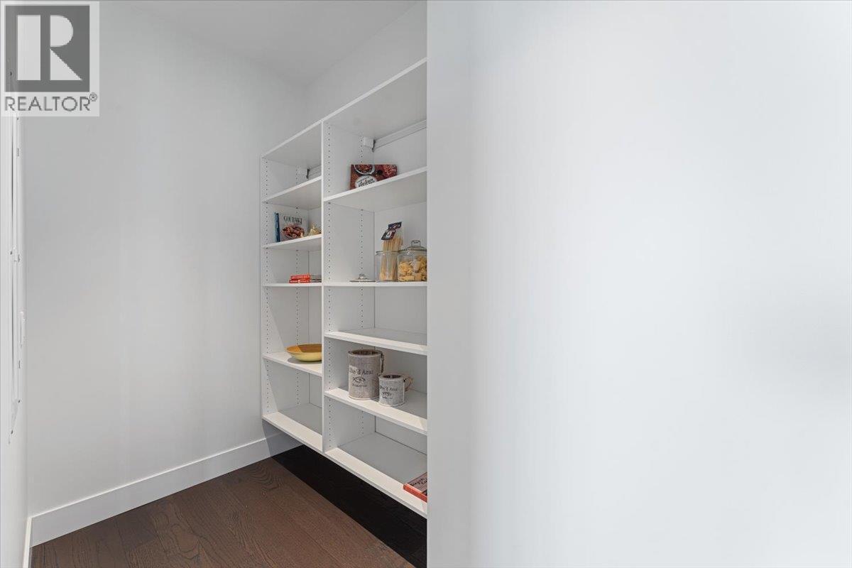 1181 Sunset Drive Unit# 2601, Kelowna, BC - Indoor Photo Showing Other Room