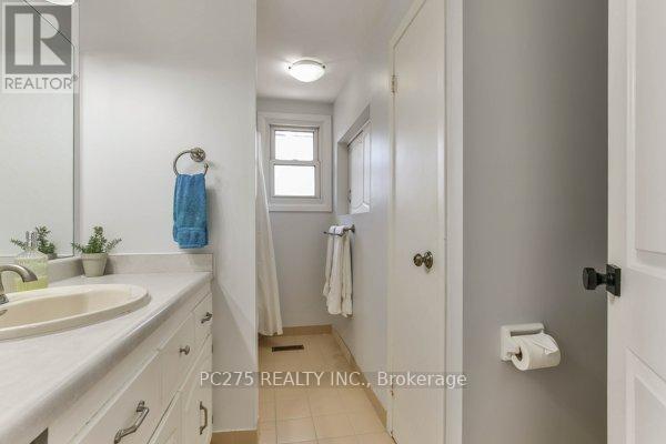 221 Admiral Drive, London East (East I), ON - Indoor Photo Showing Bathroom