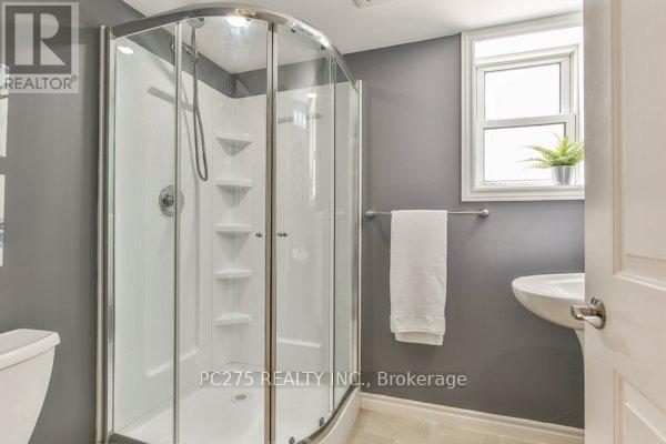 221 Admiral Drive, London East (East I), ON - Indoor Photo Showing Bathroom