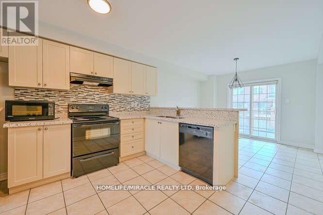 45 Peach Drive, Brampton, ON - Indoor Photo Showing Kitchen