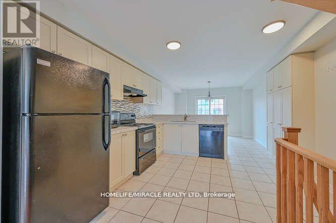 45 Peach Drive, Brampton, ON - Indoor Photo Showing Kitchen