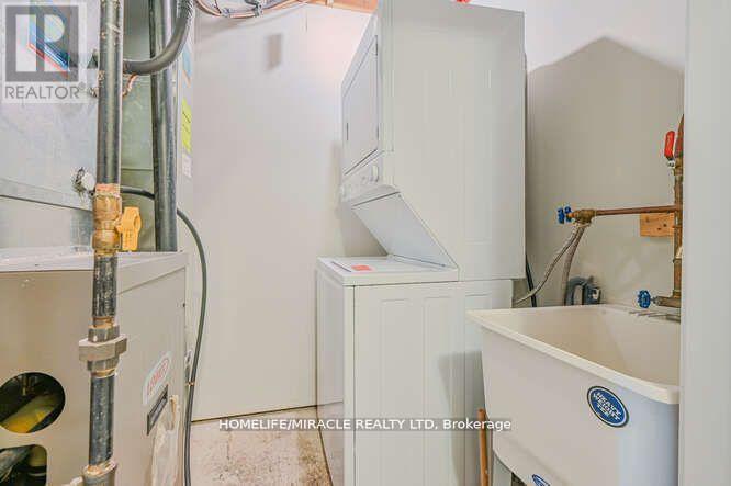 45 Peach Drive, Brampton, ON - Indoor Photo Showing Laundry Room