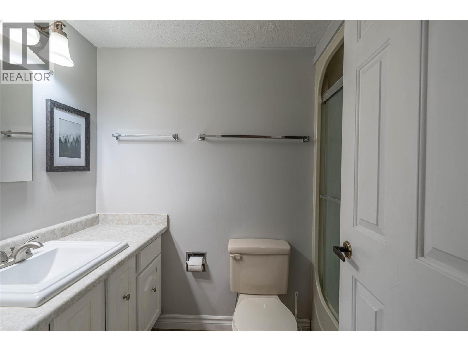 Main Bathroom - 1801 32 Street Unit# 203, Vernon, BC - Indoor Photo Showing Bathroom