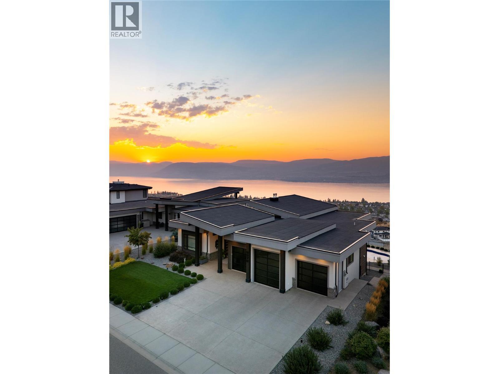 5572 Upper Mission Drive, Kelowna, BC - Outdoor With Body Of Water With View