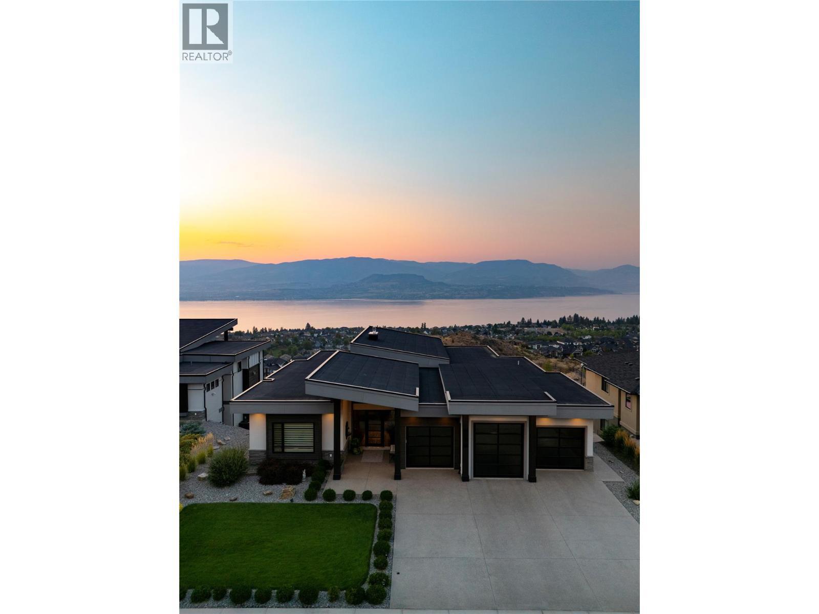5572 Upper Mission Drive, Kelowna, BC - Outdoor With Body Of Water