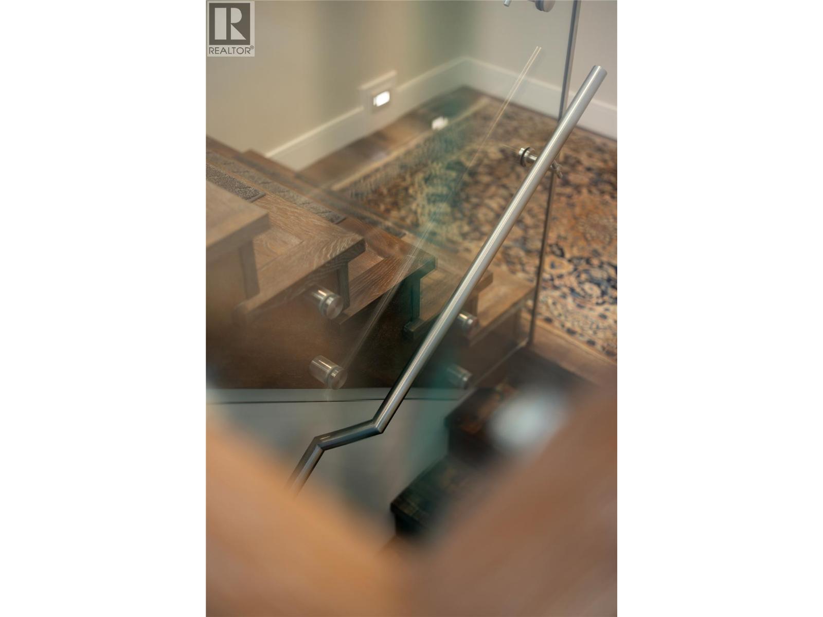 5572 Upper Mission Drive, Kelowna, BC - Indoor