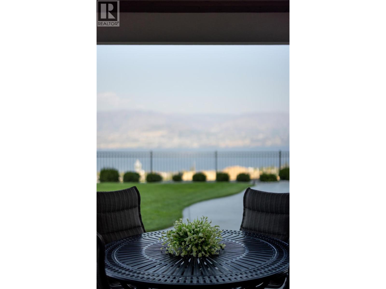 5572 Upper Mission Drive, Kelowna, BC - Outdoor With Body Of Water