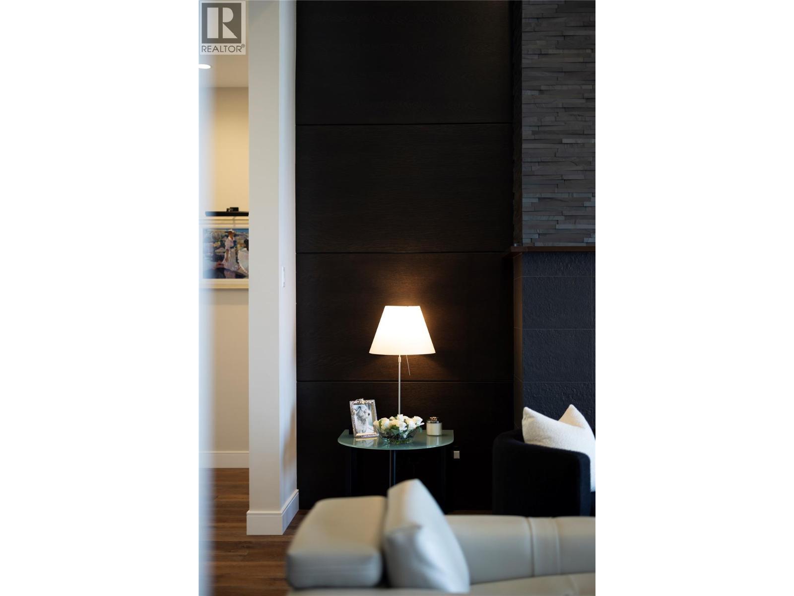 5572 Upper Mission Drive, Kelowna, BC - Indoor