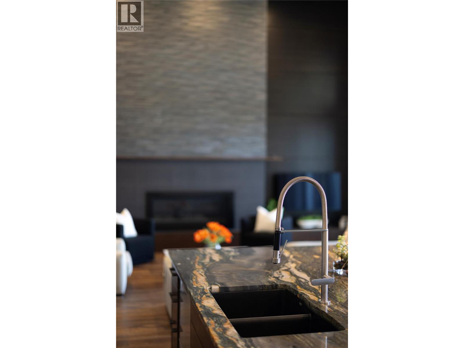 5572 Upper Mission Drive, Kelowna, BC - Indoor With Fireplace