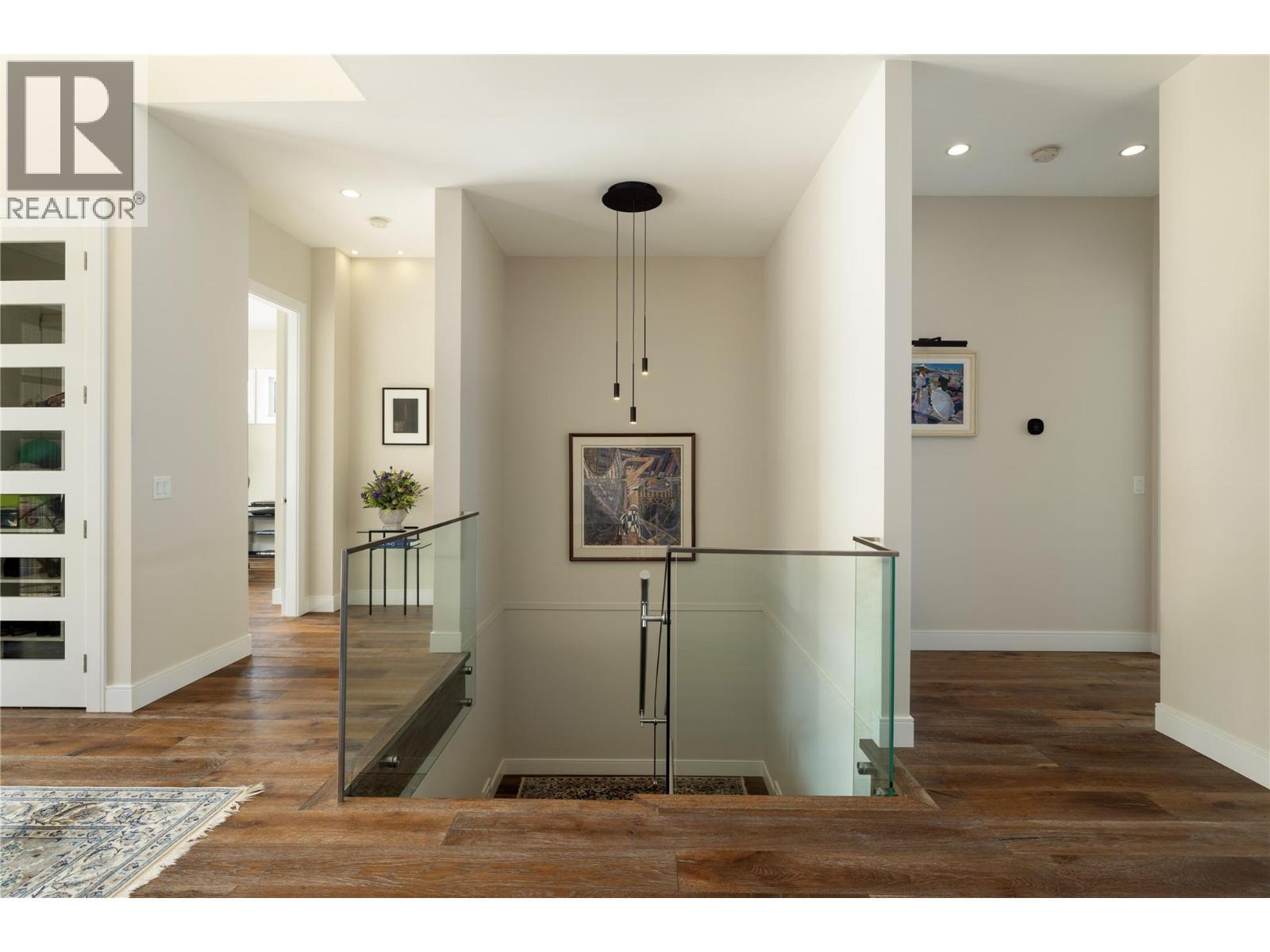 5572 Upper Mission Drive, Kelowna, BC - Indoor Photo Showing Other Room