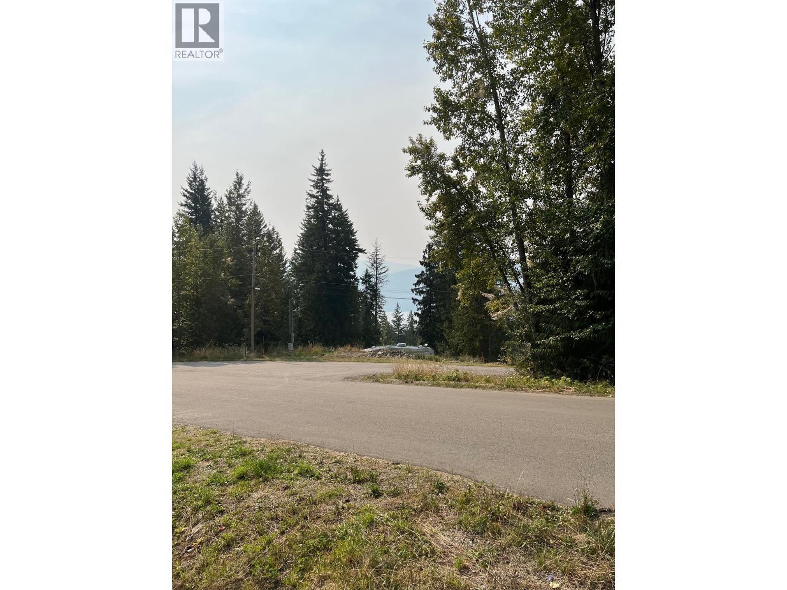 7283 Estate Place, Anglemont, BC