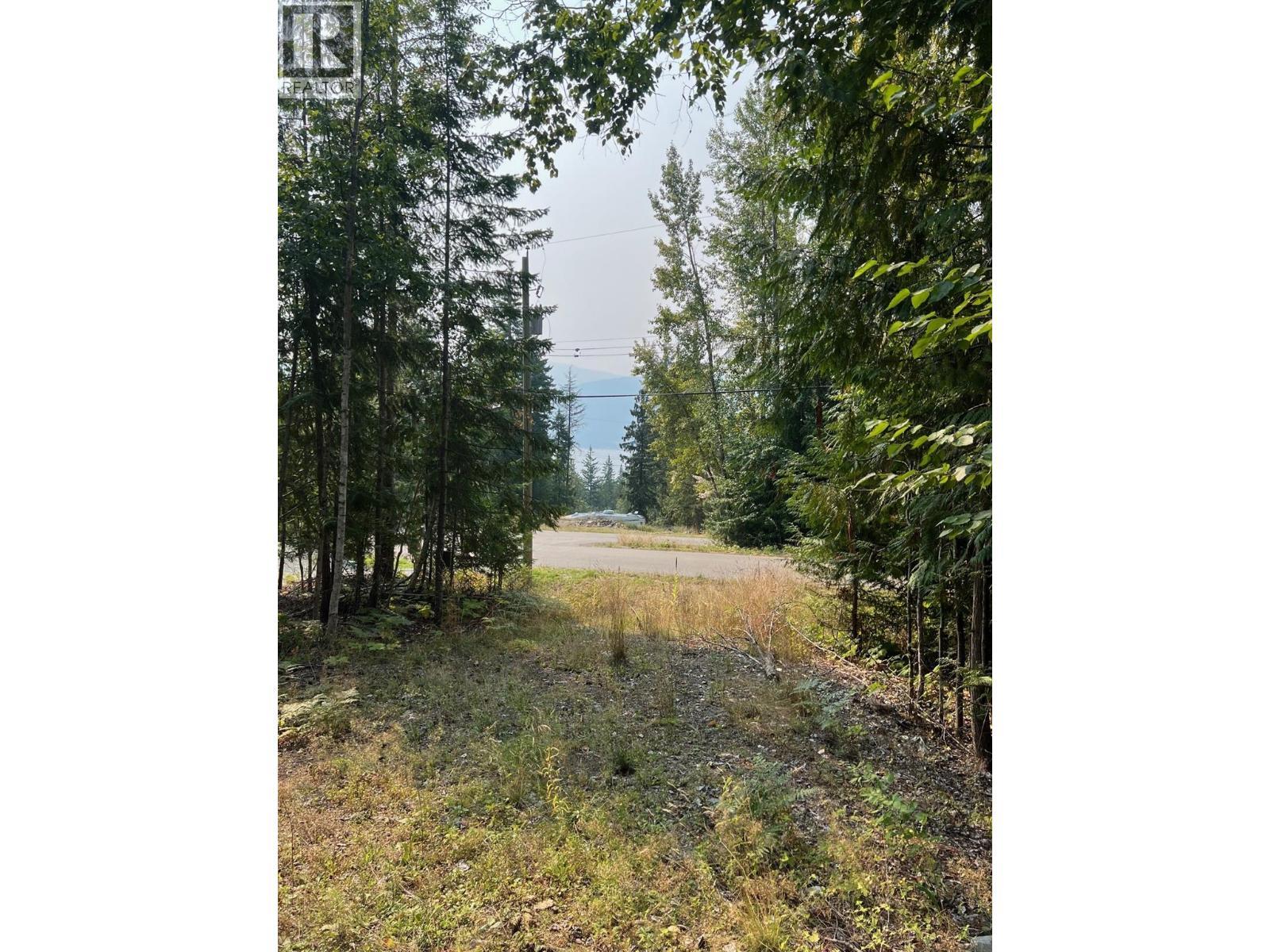7283 Estate Place, Anglemont, BC