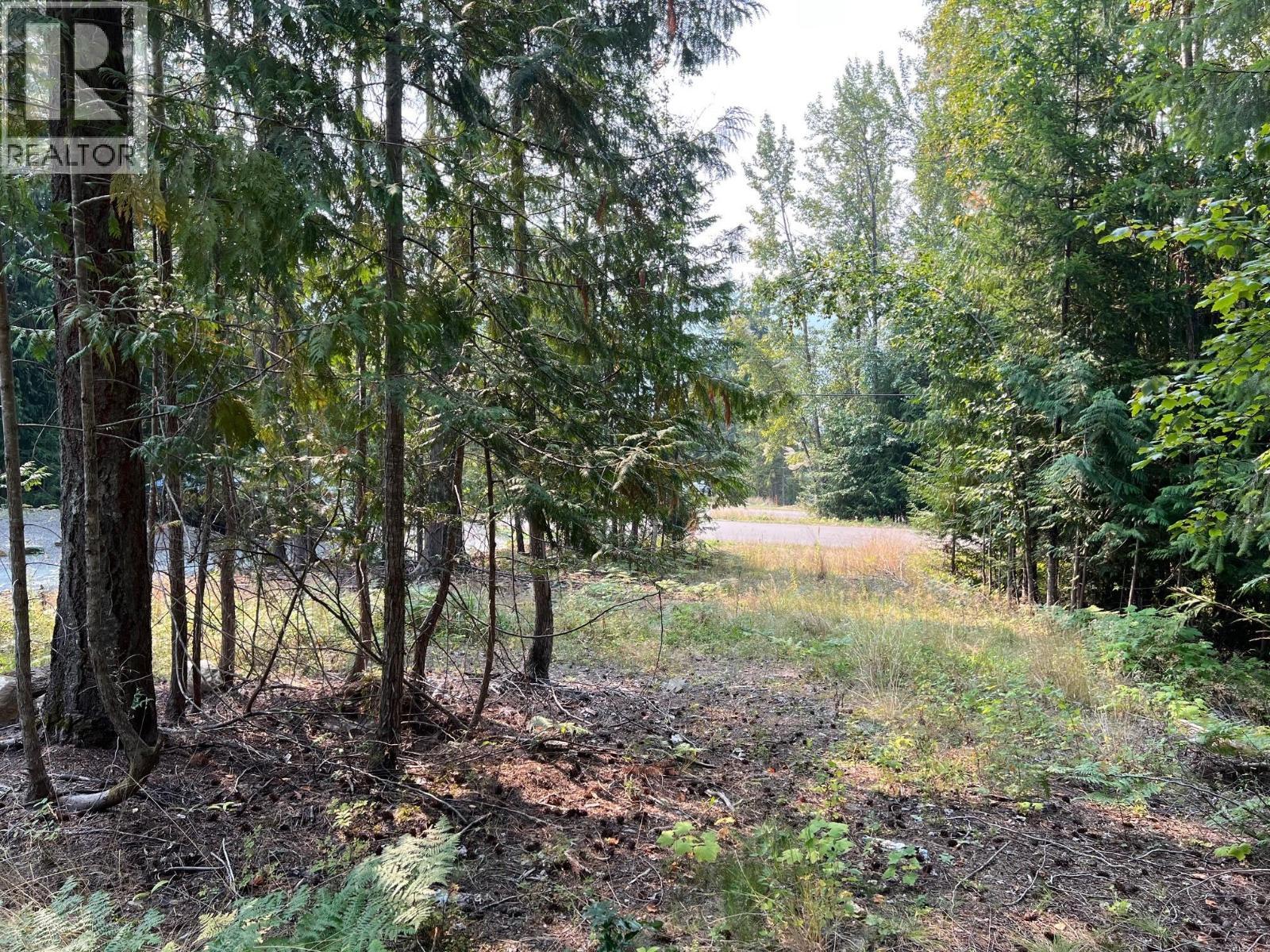 7283 Estate Place, Anglemont, BC