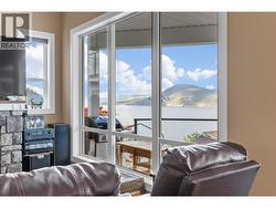 more amazing views from the living room. -