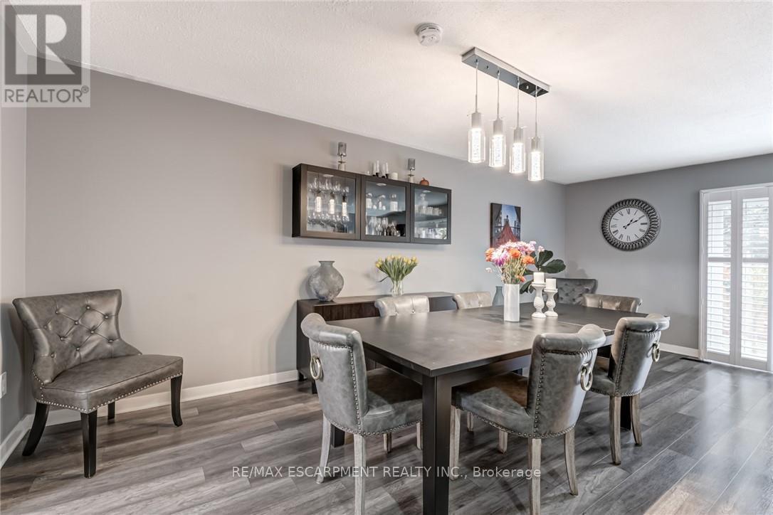 48 - 2825 Gananoque Drive, Mississauga, ON - Indoor Photo Showing Dining Room