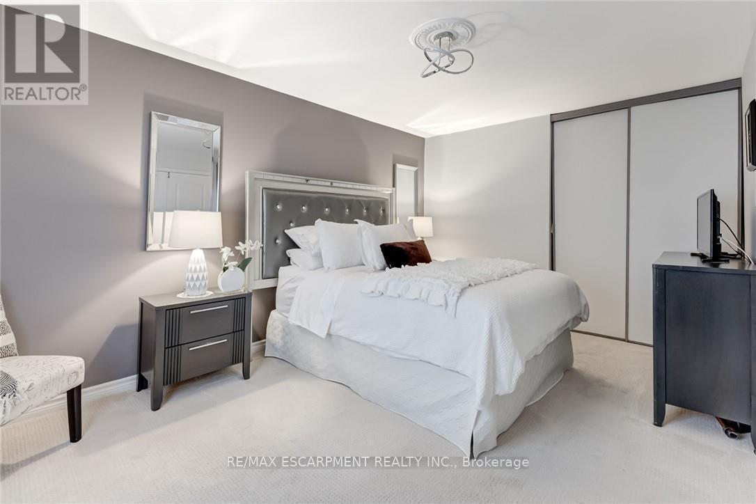 48 - 2825 Gananoque Drive, Mississauga, ON - Indoor Photo Showing Bedroom