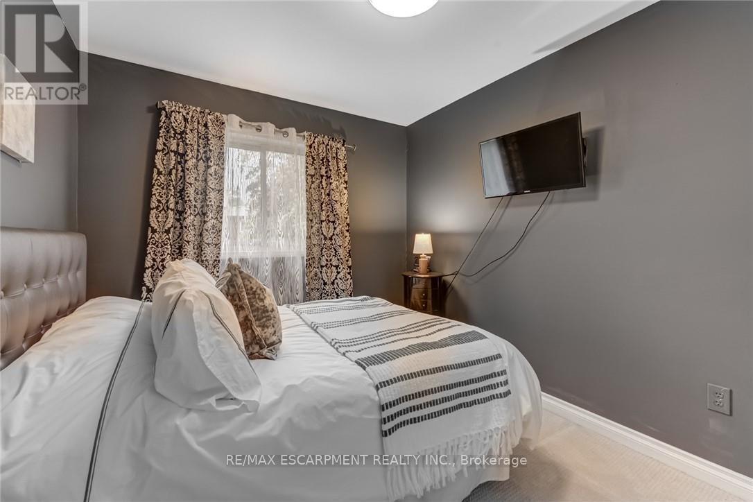 48 - 2825 Gananoque Drive, Mississauga, ON - Indoor Photo Showing Bedroom