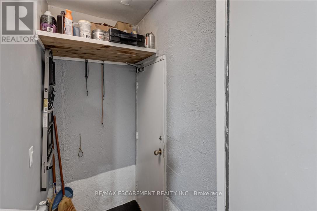 48 - 2825 Gananoque Drive, Mississauga, ON - Indoor Photo Showing Other Room