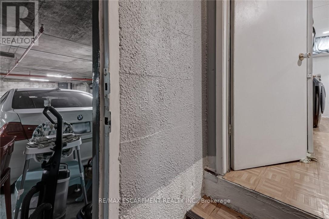 48 - 2825 Gananoque Drive, Mississauga, ON - Indoor