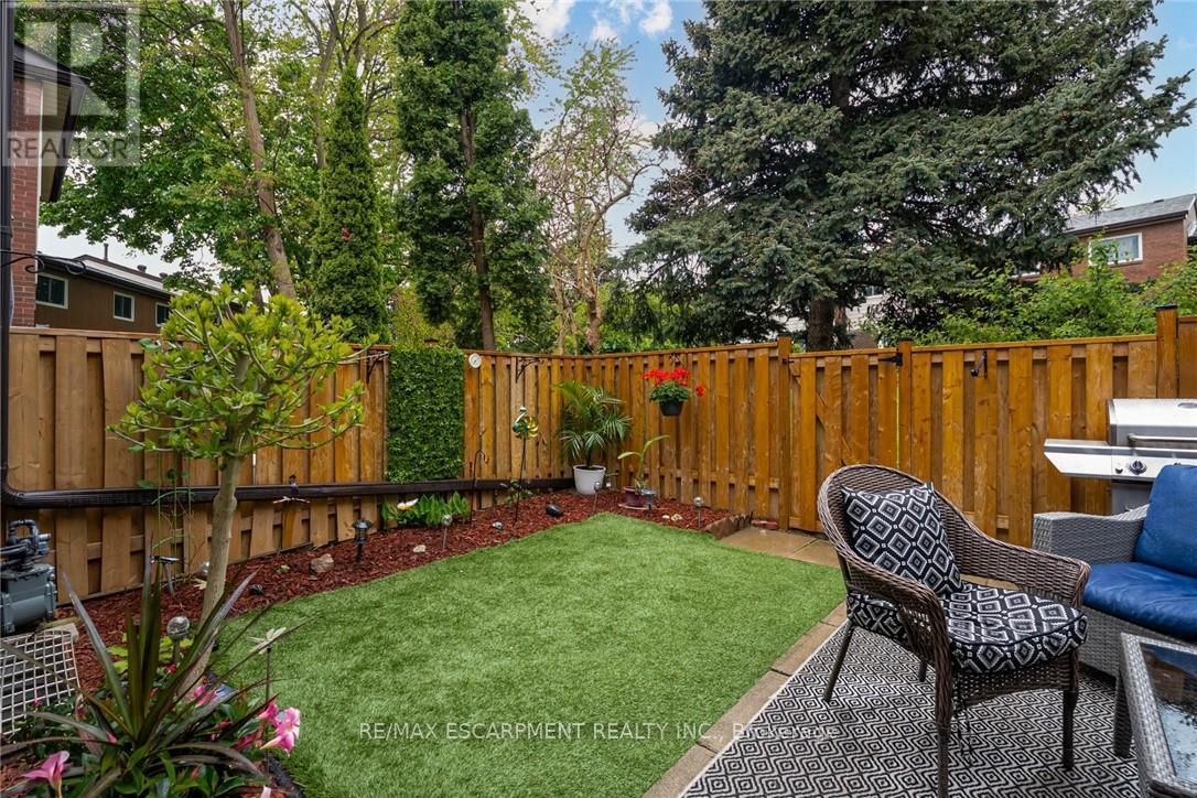 48 - 2825 Gananoque Drive, Mississauga, ON - Outdoor