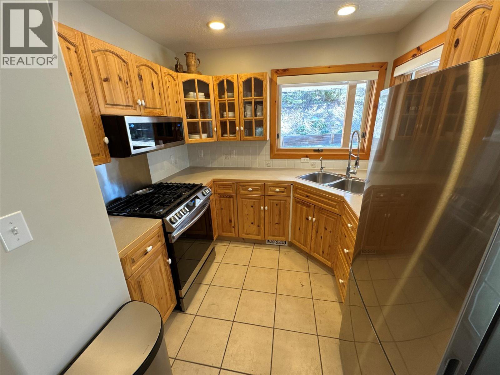 2851 Rosen Heights Road, Jaffray, BC - Indoor