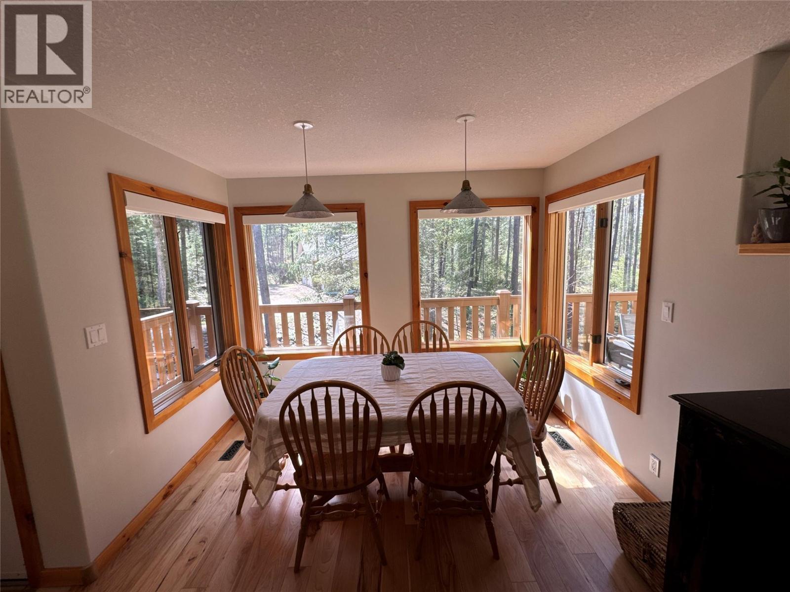 2851 Rosen Heights Road, Jaffray, BC - Indoor Photo Showing Dining Room
