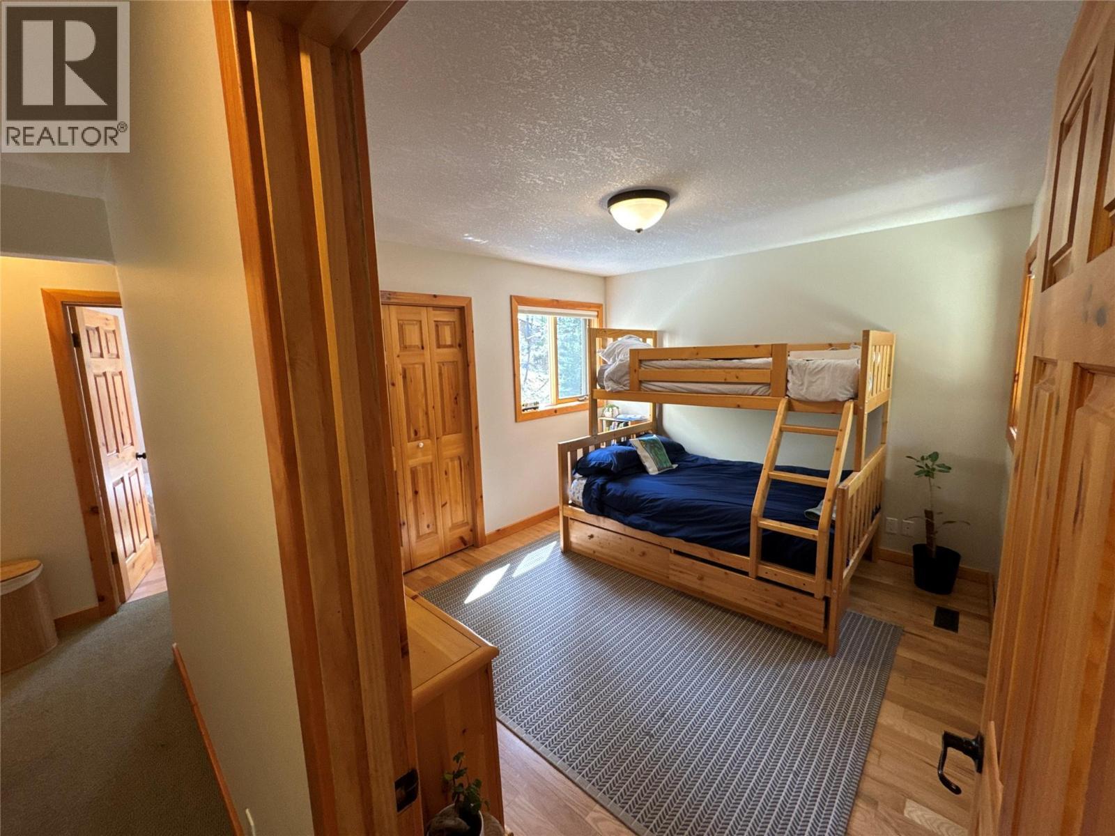2851 Rosen Heights Road, Jaffray, BC - Indoor Photo Showing Bedroom