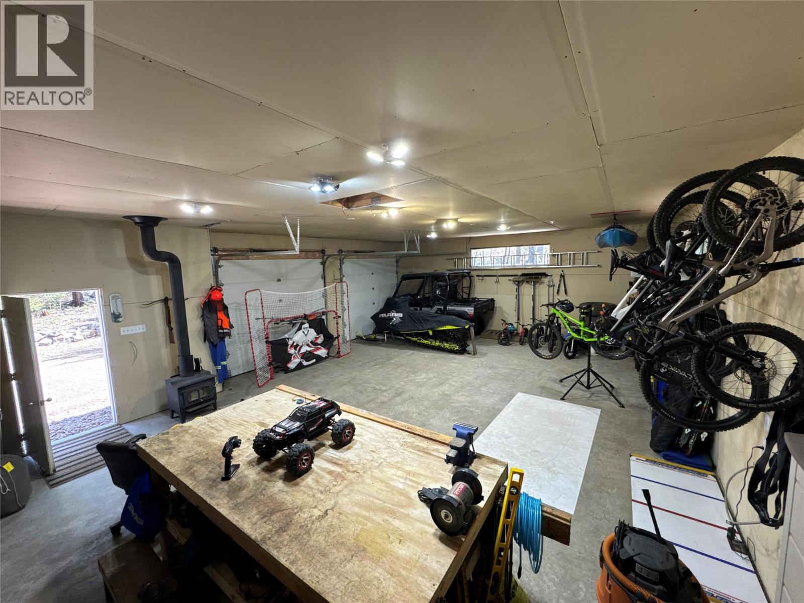 2851 Rosen Heights Road, Jaffray, BC - Indoor Photo Showing Garage