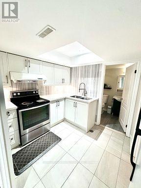 Bsmt - 116 Tangmere Crescent, Markham, ON - Indoor Photo Showing Kitchen With Double Sink