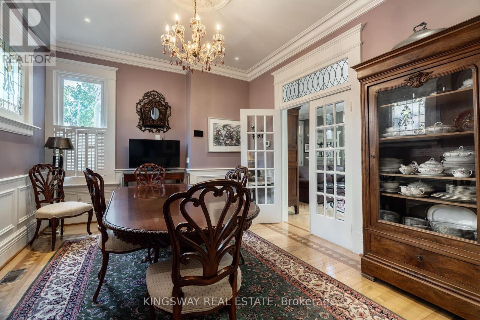 166 High Park Avenue, Toronto, ON - Indoor Photo Showing Dining Room