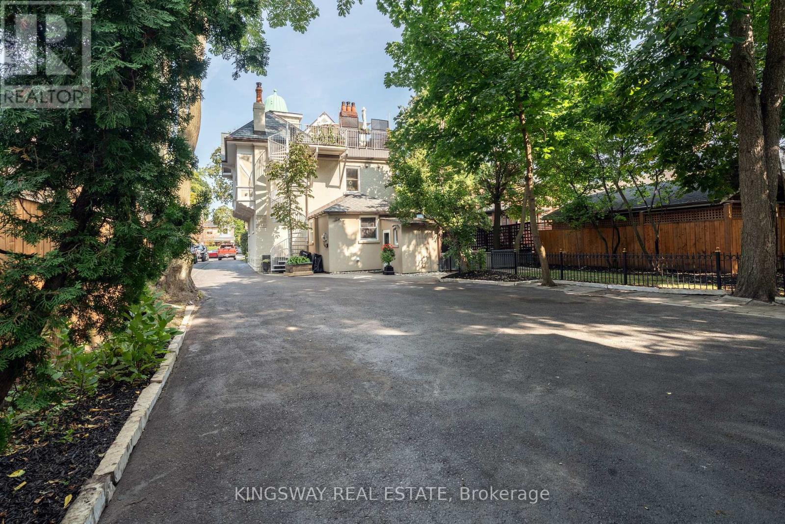 166 High Park Avenue, Toronto, ON - Outdoor