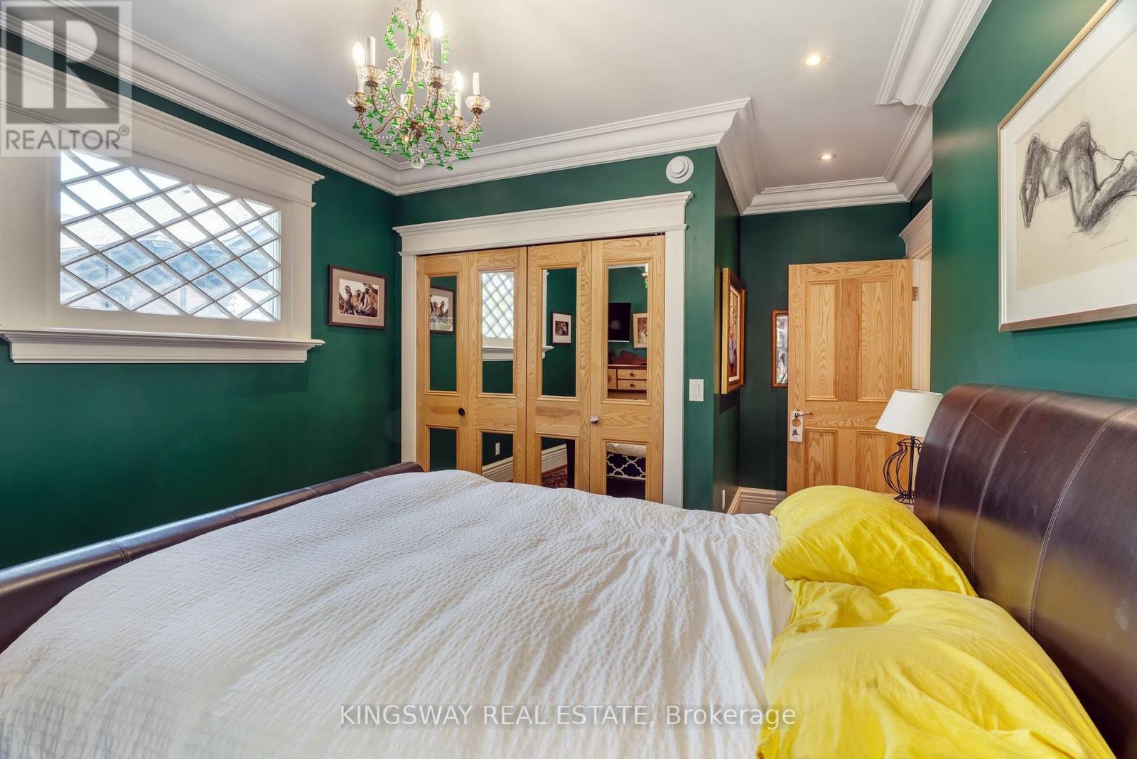 166 High Park Avenue, Toronto, ON - Indoor Photo Showing Bedroom