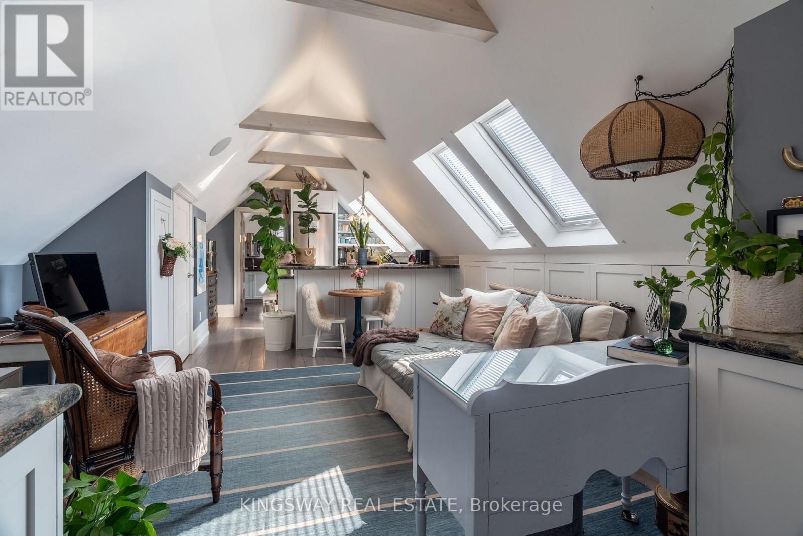 166 High Park Avenue, Toronto, ON - Indoor