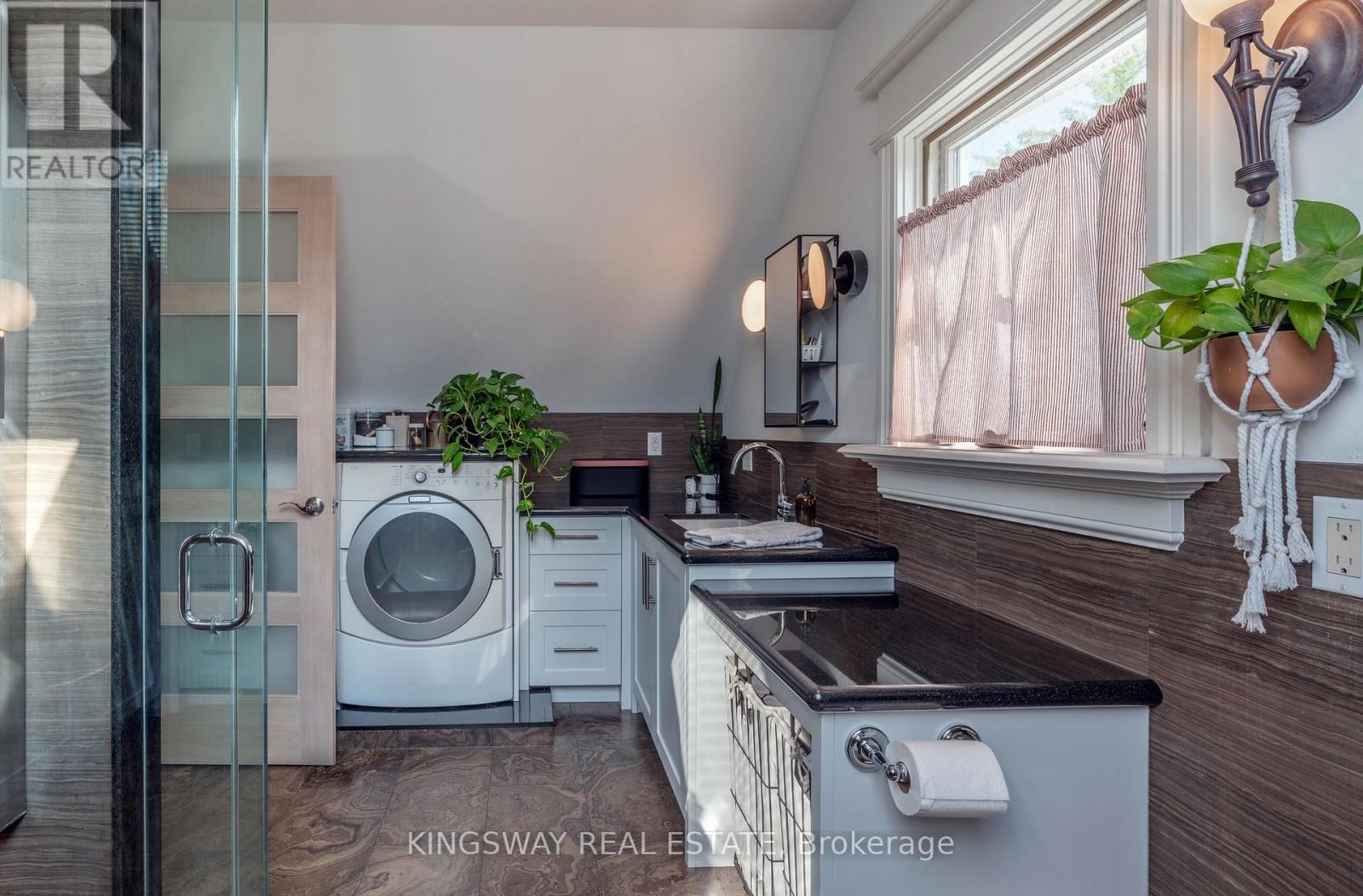 166 High Park Avenue, Toronto, ON - Indoor