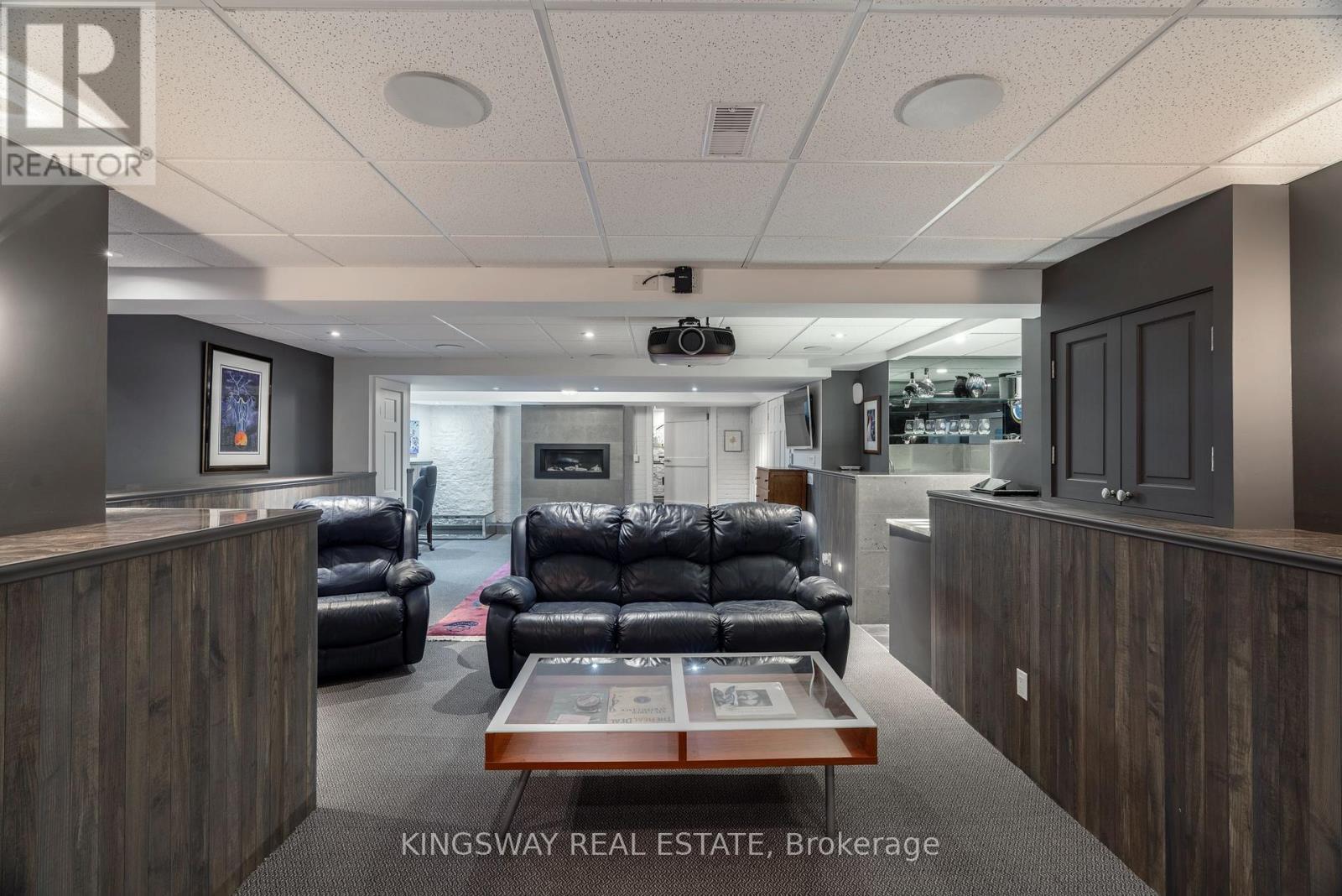 166 High Park Avenue, Toronto, ON - Indoor