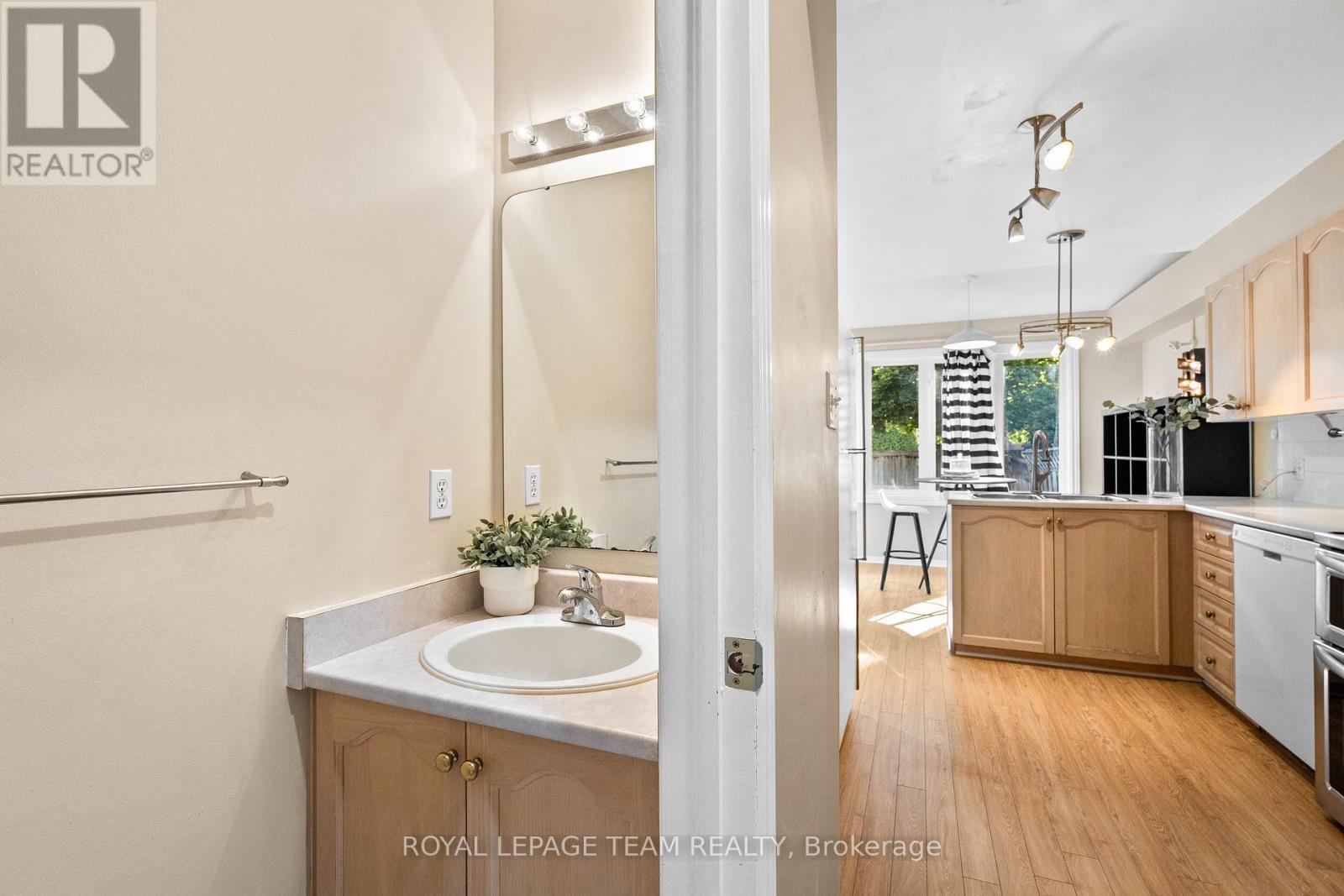 16 Baton Court, Ottawa, ON - Indoor