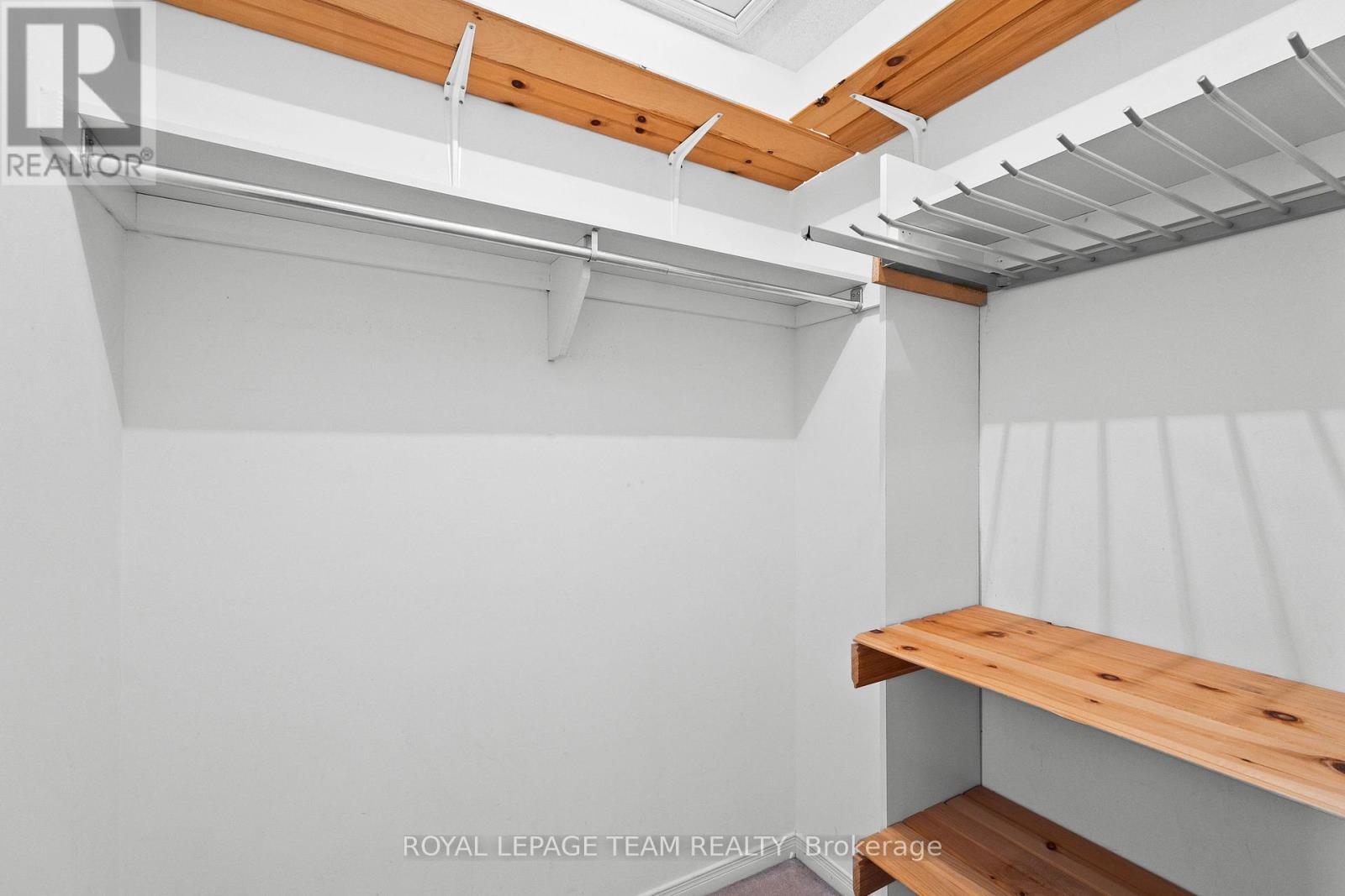 16 Baton Court, Ottawa, ON - Indoor