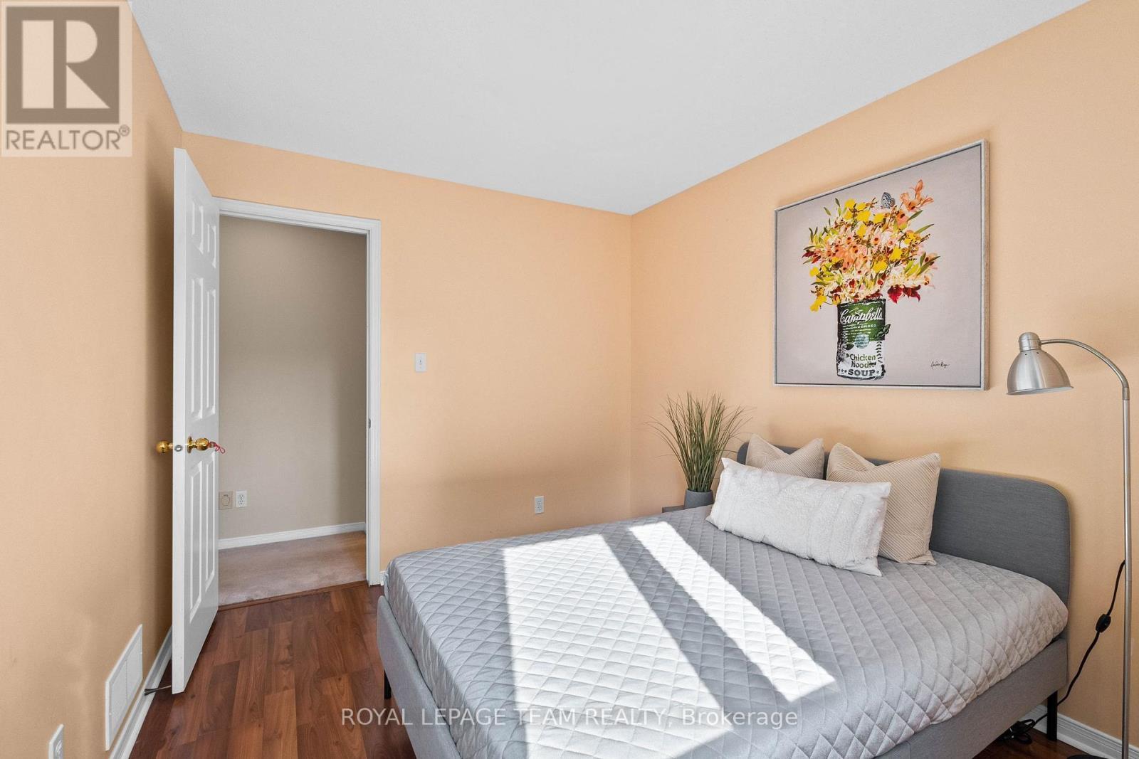16 Baton Court, Ottawa, ON - Indoor Photo Showing Bedroom
