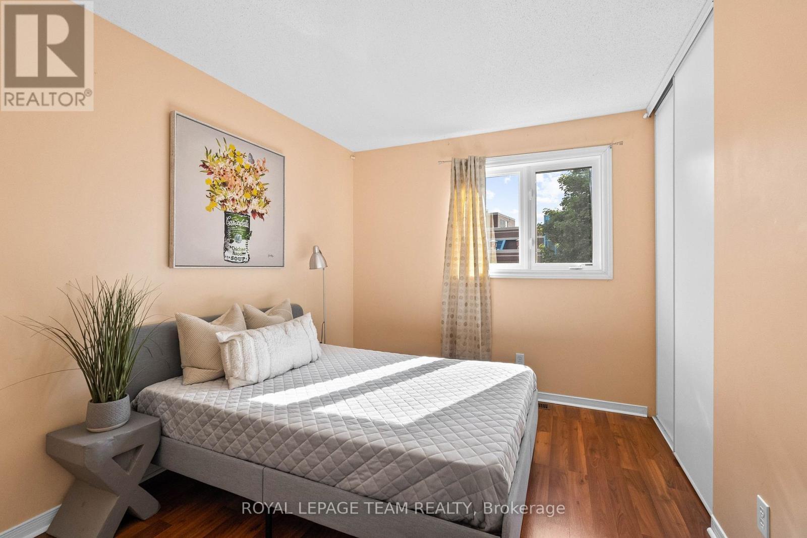 16 Baton Court, Ottawa, ON - Indoor Photo Showing Bedroom
