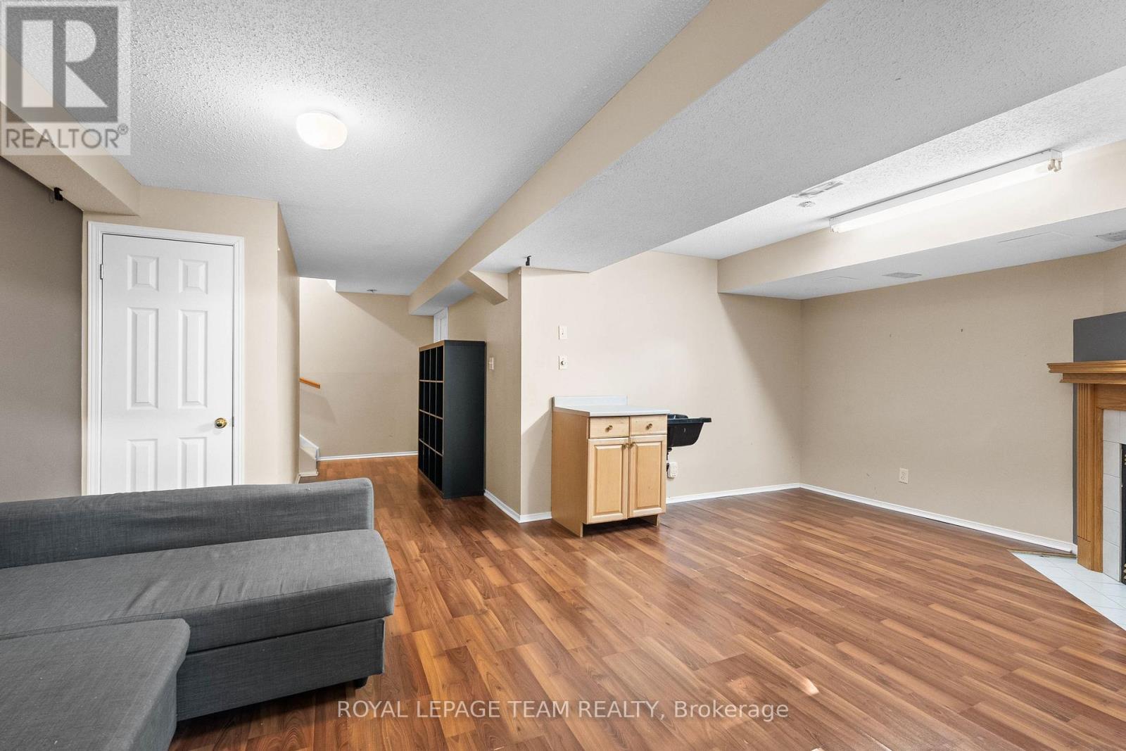 16 Baton Court, Ottawa, ON - Indoor