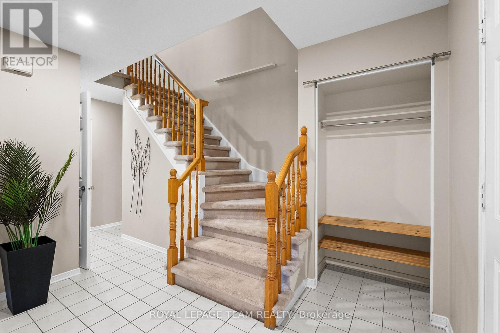 16 Baton Court, Ottawa, ON - Indoor Photo Showing Other Room